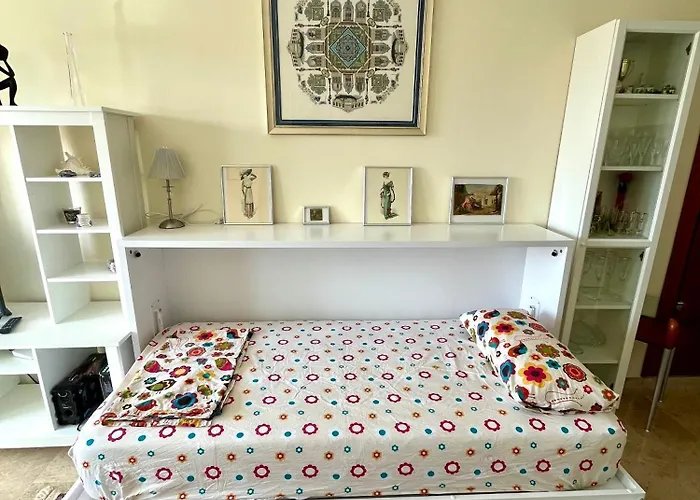 уютная и светлая с паркингом и бассейном в гигантес Apartman