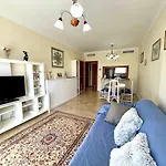 Appartement уютная и светлая с паркингом и бассейном в гигантес *