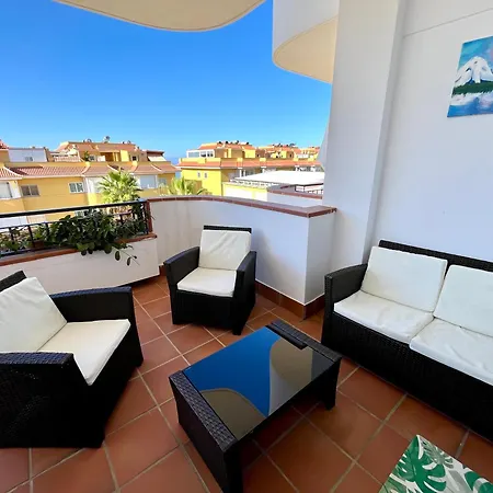 уютная и светлая с паркингом и бассейном в гигантес * Puerto de Santiago (Tenerife)