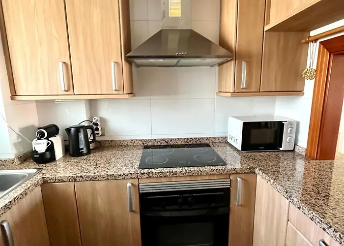 Apartmán уютная и светлая с паркингом и бассейном в гигантес