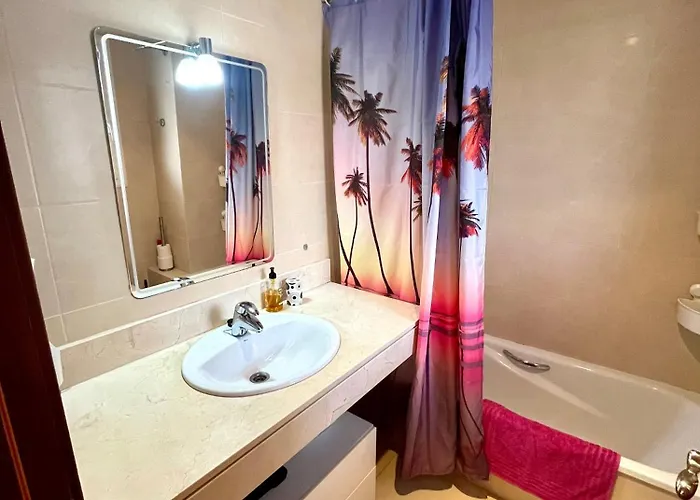 уютная и светлая с паркингом и бассейном в гигантес Apartmán Puerto de Santiago (Tenerife)