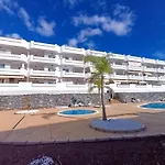 уютная и светлая с паркингом и бассейном в гигантес * Puerto de Santiago (Tenerife)