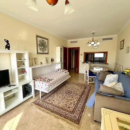 Apartament уютная и светлая с паркингом и бассейном в гигантес Puerto de Santiago (Tenerife)